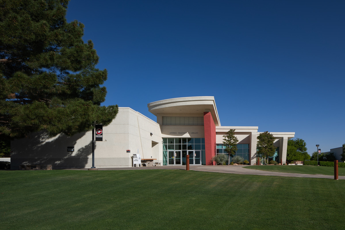 Outside the library on the Sierra Vista Campus